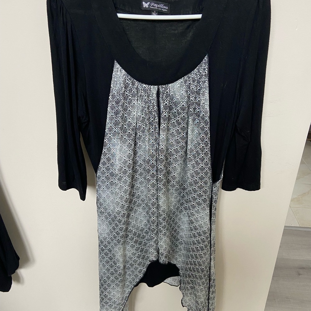 Papillon Black, White and Gray Women's Tunic size small